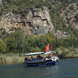 3* Otel River